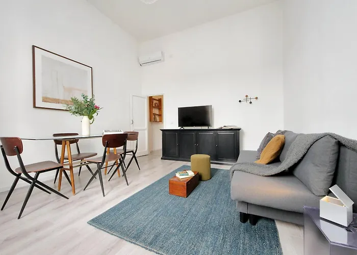 Cavour 2 Bedrooms Daire
