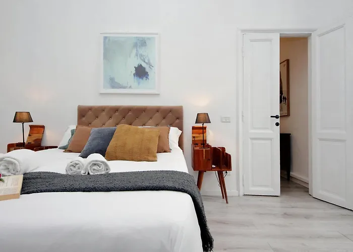 Cavour 2 Bedrooms Daire *